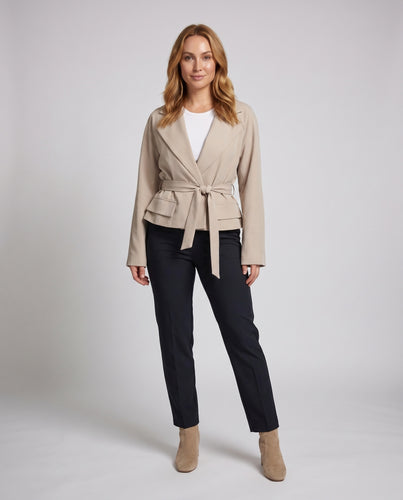 Damen Eleganter Blazer mit tailliertem Schnitt und praktischem Gürtel EB