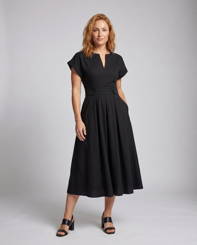 Damen Elegantes Maxikleid mit betontem Taillengürtel und praktischen Taschen EB