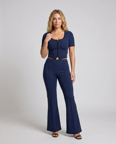 Damen Figurumspielender Jumpsuit mit kurzem Arm und Knopfdetails EB