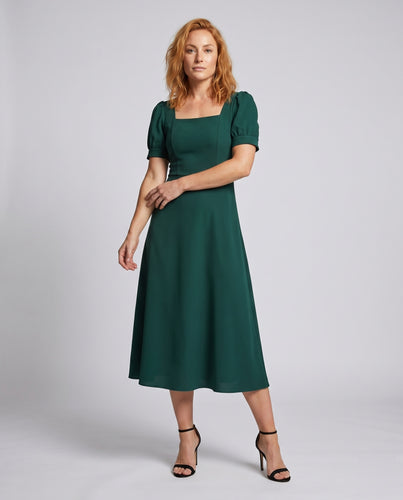 Damen Kleid mit quadratischem Ausschnitt und Puffärmeln EB