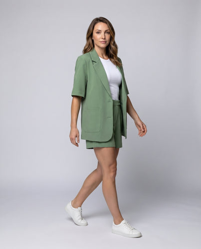 Damen Blazer mit kurzem Schnitt und eleganten Details