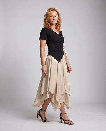 Damen Elegantes Wickelkleid mit fließendem Rock und tailliertem Oberteil