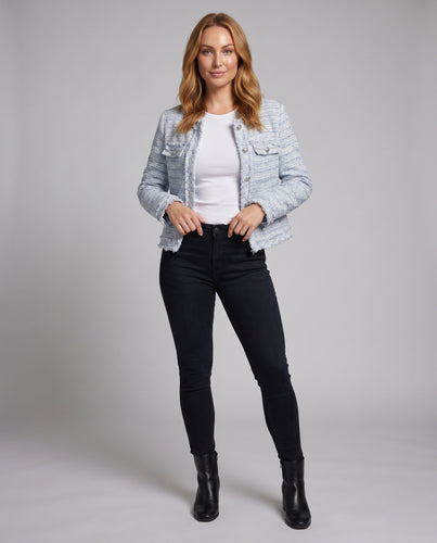 Damen Kurze Tweedjacke mit eleganten Knopfdetails und praktischen Taschen