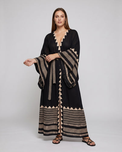 Damen Elegante Maxrobe mit kunstvoller Stickerei und weit schwingendem Schnitt EB