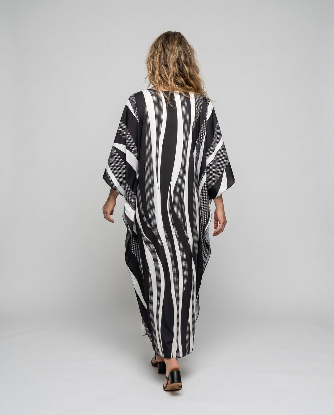 Product 15622841893194 - back_view