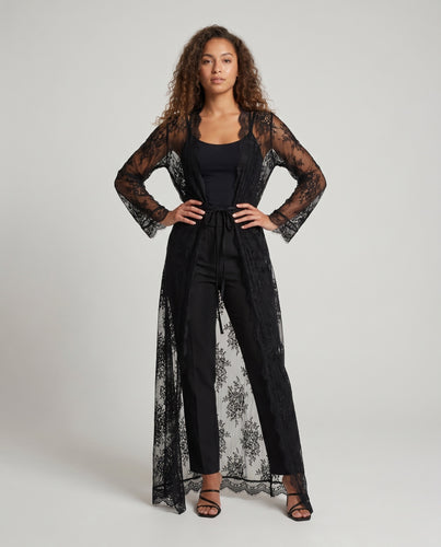 Damen Eleganter Spitzenkimono mit fließendem Schnitt EB