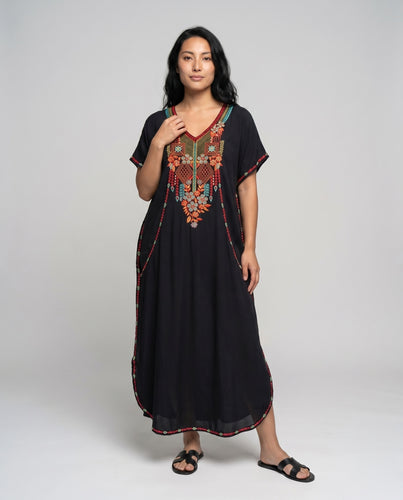 Damen Eleganter Strandkaftan mit kunstvollen Verzierungen EB
