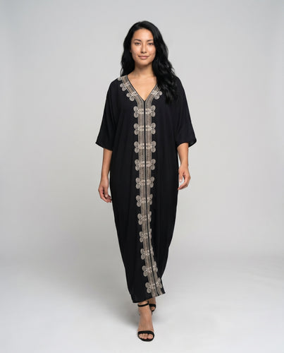 Damen eleganter Strandkaftan mit kunstvoller Stickerei EB