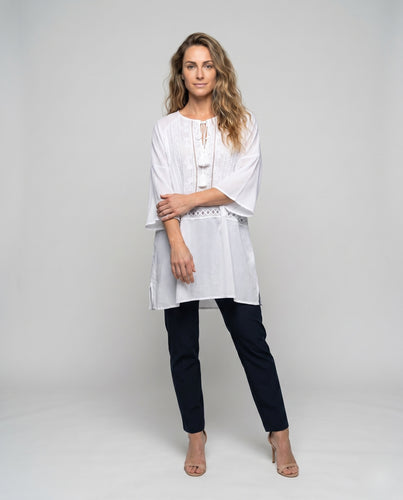 Damen Häkel-Strandkleid mit bezaubernden Details EB