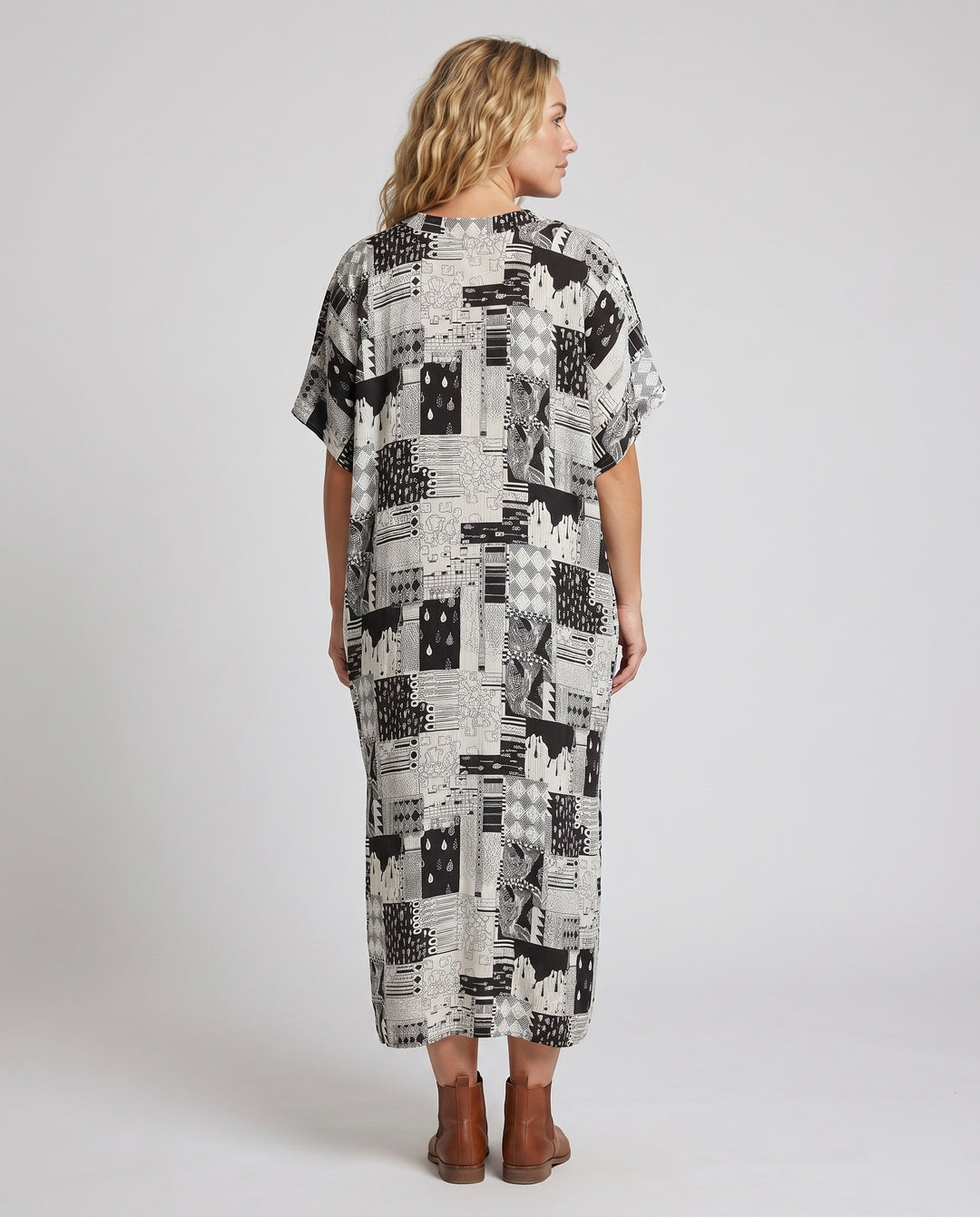 Product 15622867059018 - back_view
