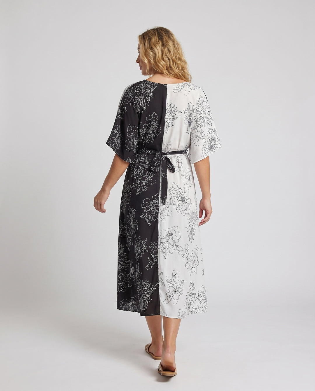 Product 15622895042890 - back_view