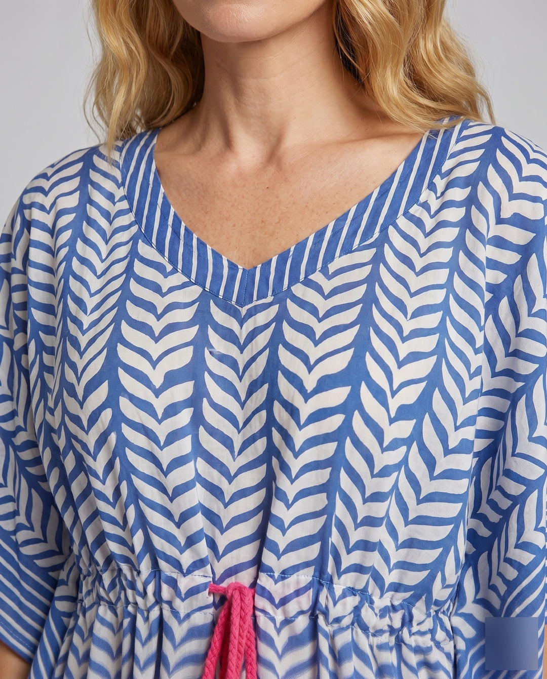 Product 15622896681290 - close_up_detail