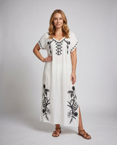 Damen Maxikleid mit kunstvoller floraler Stickerei Heidi Mode