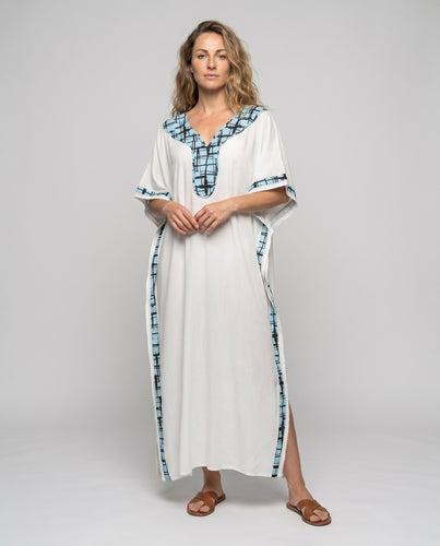 Damen Maxirobe mit eleganter Akzentuierung und seitlichen Schlitzen Heidi Mode