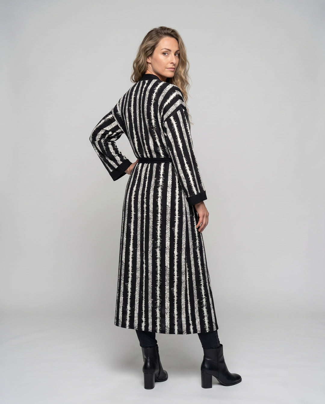 Product 15622901072202 - back_view
