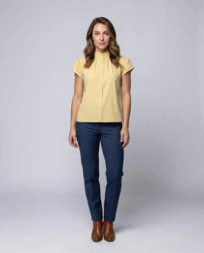 Damen nan A-Linien-Bluse mit Stehkragen, durchgehender Knopfleiste und zarten Flügelärmeln
