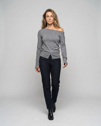 Damen nan asymmetrisches schulterfreies Feinstrick-Top mit extra-langen Daumenlochärmeln und teilbarer Knopfleiste am Saum