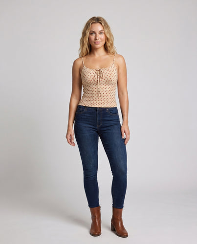Damen nan eng anliegendes Spaghettiträger-Top mit Punkteprint, Vorderknoten und gerafftem Ausschnitt