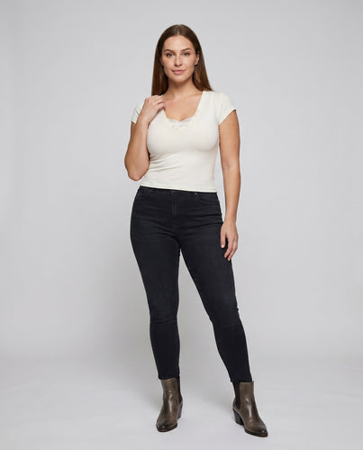 Damen nan figurbetontes Doppel-Overlay-Cami mit V-Ausschnitt, Spitzentop und Zierknöpfen