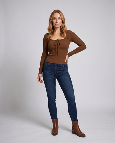 Damen nan figurbetontes geripptes Langarmshirt mit weitem U-Ausschnitt und Kordelzug