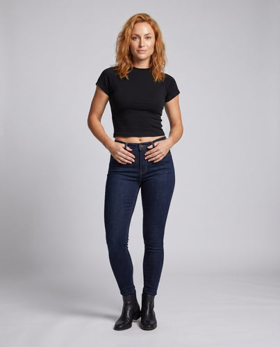 Damen nan figurbetontes Kurzshirt mit hohem Rundhalsausschnitt, Raglanärmeln und elastischem Stretchstoff