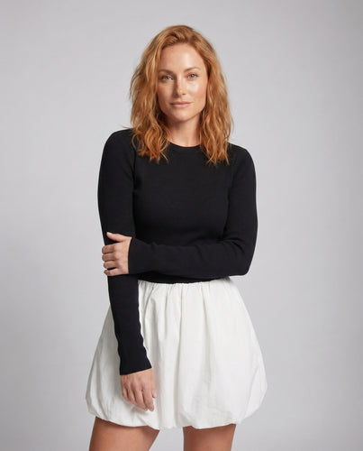 Damen nan körpernahes Feinstrick-Langarmshirt mit hohem Stehkragen und verlängerten Bündchen