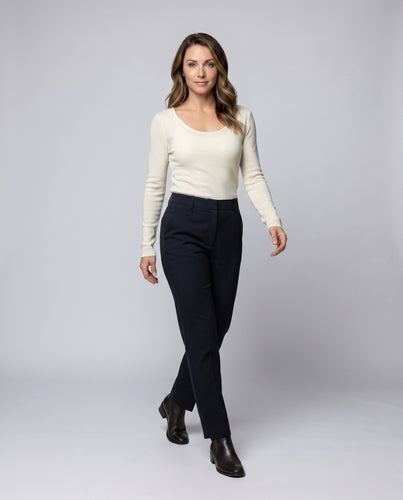 Damen nan lässiges Feinstrick-Longsleeve mit asymmetrischem U-Boot-Ausschnitt und ausgestellten Bündchen