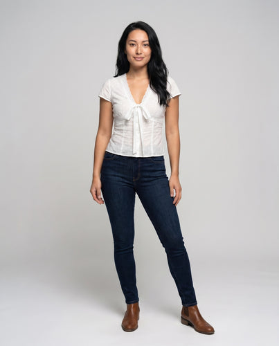 Damen nan romantisches Spitzentop mit Broderie‑Anglaise, V‑Ausschnitt und Frontschleife