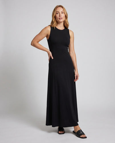 Damen nan schlankes Maxikleid mit Trägern, körpernahem Oberteil und fließendem Glockenrock