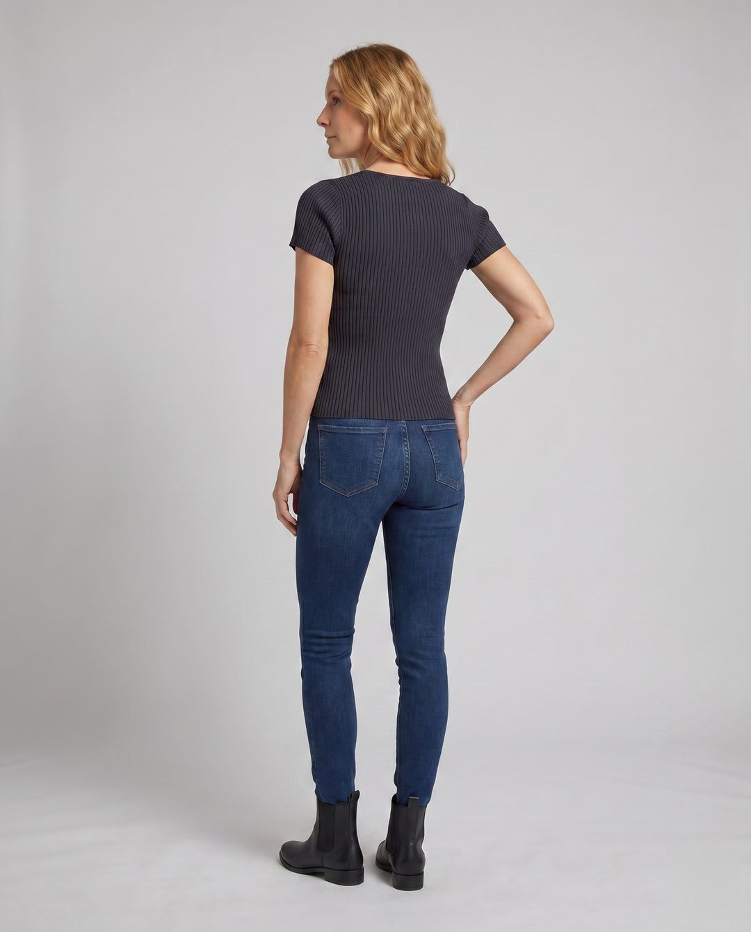 Product 15624561688906 - back_view