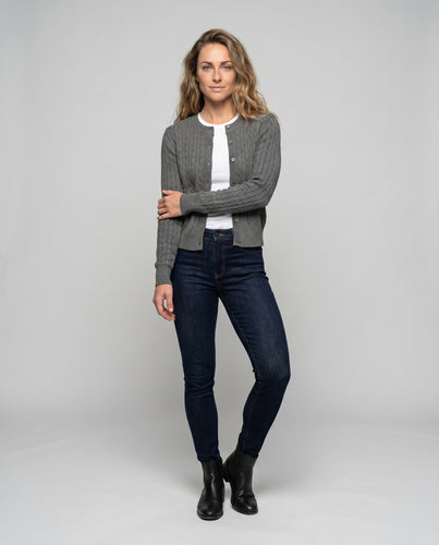 Damen nan taillierte Zopfmuster-Strickjacke mit Rundhalsausschnitt und Knopfleiste