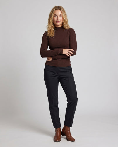 Damen nan tailliertes Feinstrick-Longsleeve mit Stehkragen und Daumenlöchern