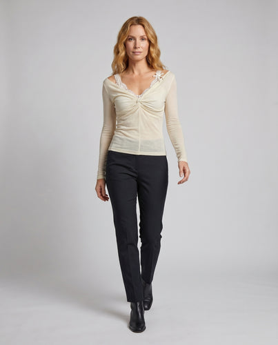 Damen nan tailliertes Langarm-Feinstricktop mit Spitzen-Cami-Einsatz, transparenten Ärmeln und Vorderknoten