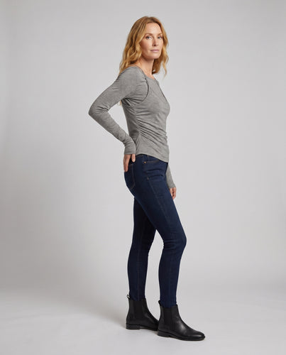 Damen nan weichfallendes Langarm-Top mit geraffter Overlay-Blende und ausgestelltem Volantsaum