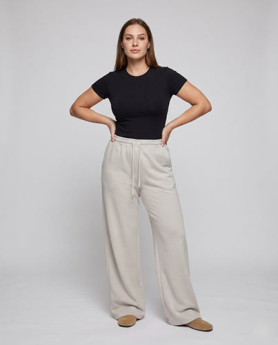Damen nan weite Lounge-Jogpants aus weicher Sweatqualität mit hohem Bund, Tunnelzug und Seitentaschen