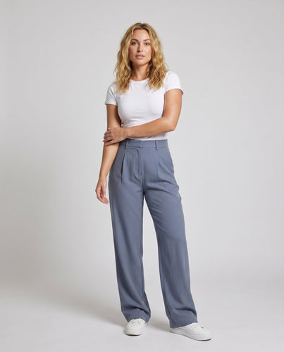 Damen weite Hose mit eleganten Falten