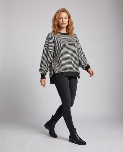 Damen Oversize Strickpullover mit modernem Streifenmuster