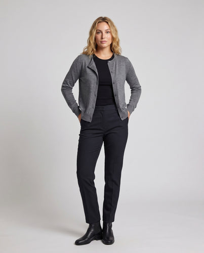 Damen Strickjacke mit eleganten Knopfdetails und zeitlosem Schnitt