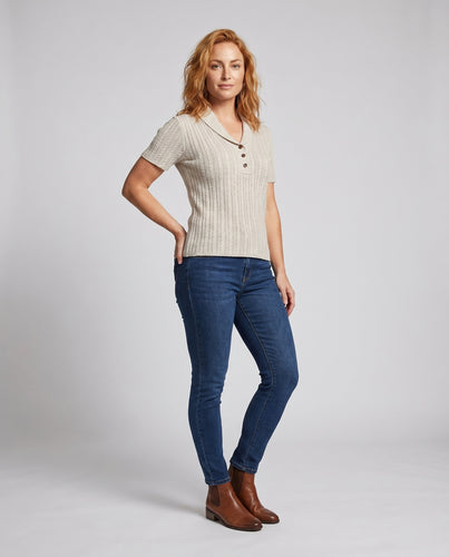 Damen Strickoberteil mit lässigem Polokragen und Knopfdetails