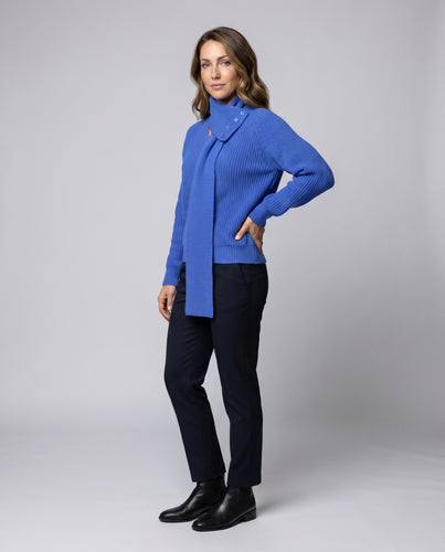 Damen Strickpullover mit dekorativem Schlitzkragen und Knopfdetails