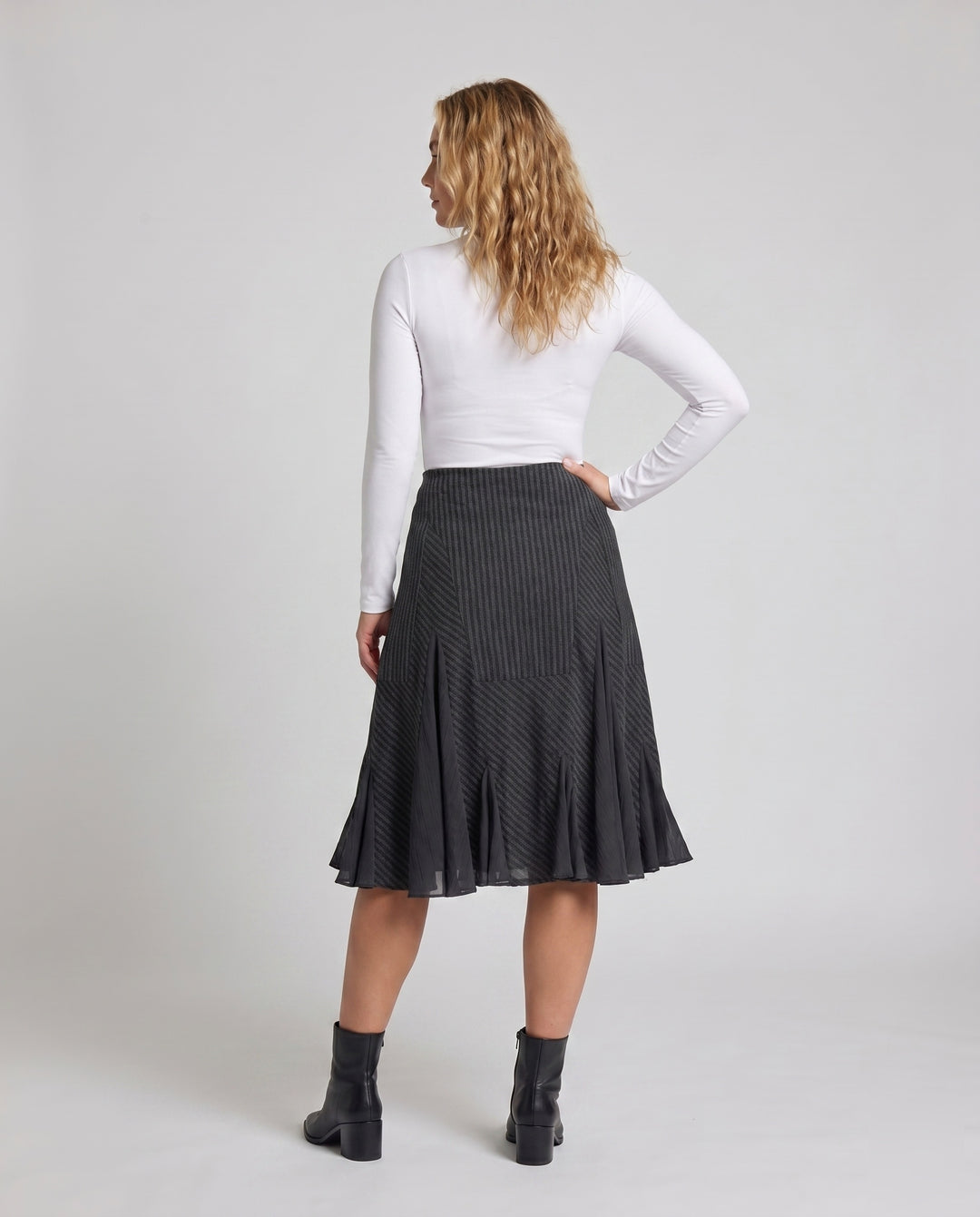 Product 15625057239370 - back_view