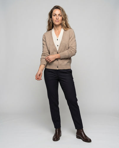 Damen bequeme Strickjacke mit lässiger Passform und eleganten Details