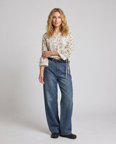 Damen Bluse mit floralen Mustern und raffinierten Ärmeln