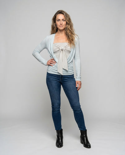 Damen elegantes Wickeloberteil mit modischem Krawattendesign und raffinierten Streifen