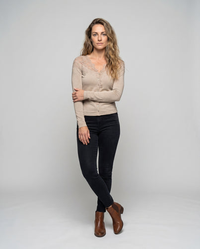Damen feine Strickjacke mit raffinierten Spitzenapplikationen