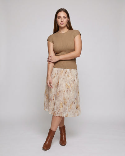 Damen figurbetontes Strickoberteil mit kurzen Ärmeln und eleganter Rippstruktur