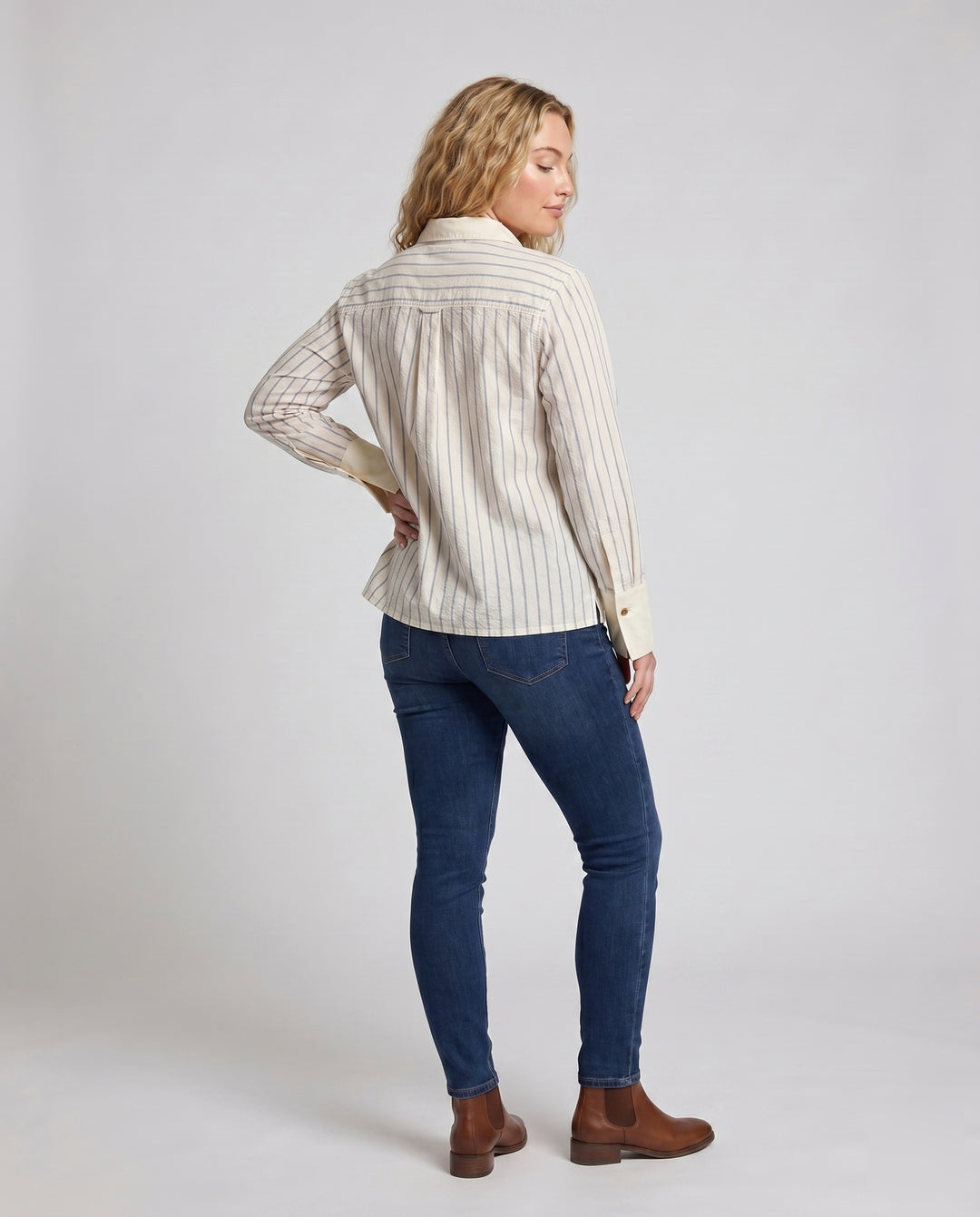 Product 15627228905802 - back_view