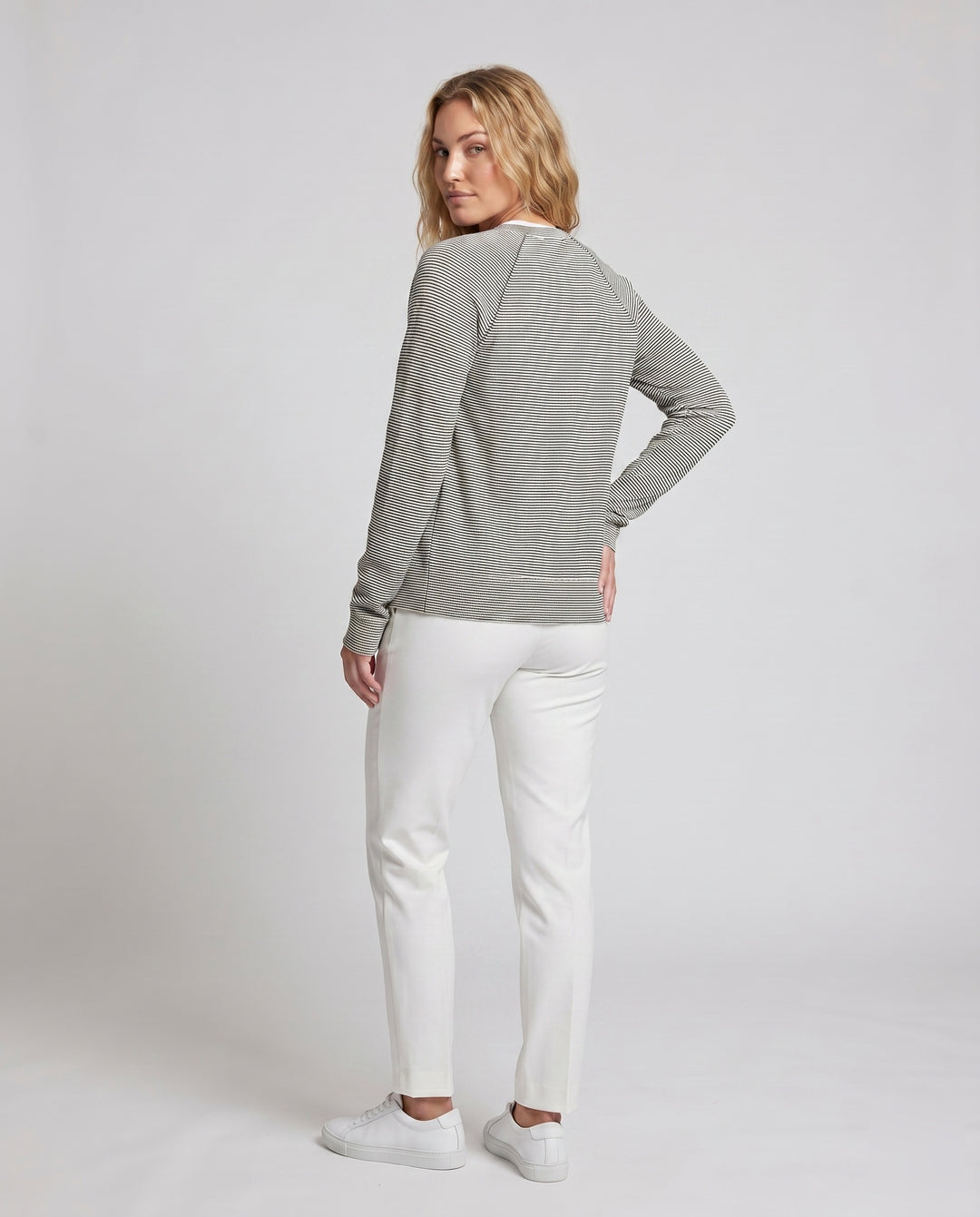 Product 15627229135178 - back_view