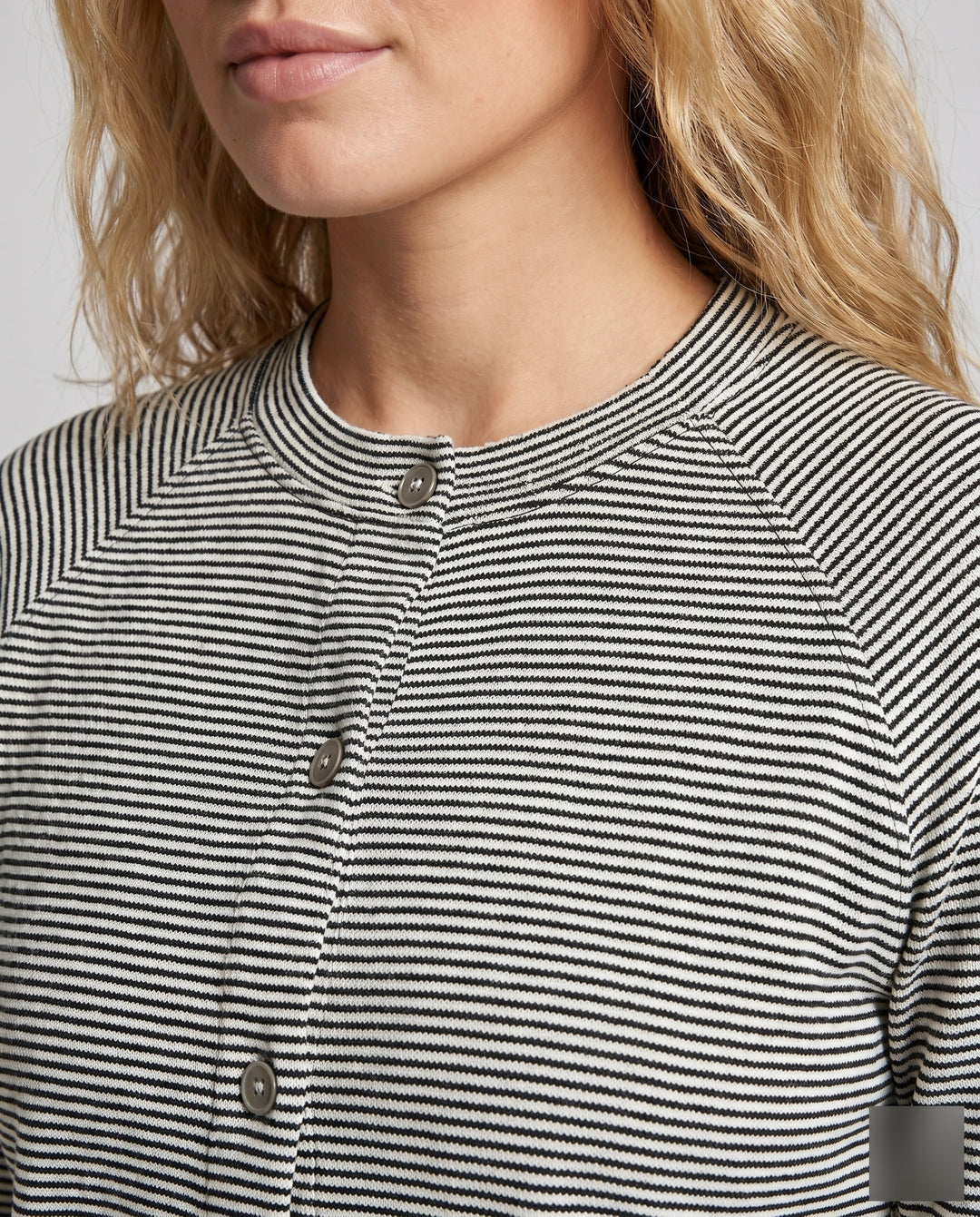 Product 15627229135178 - close_up_detail