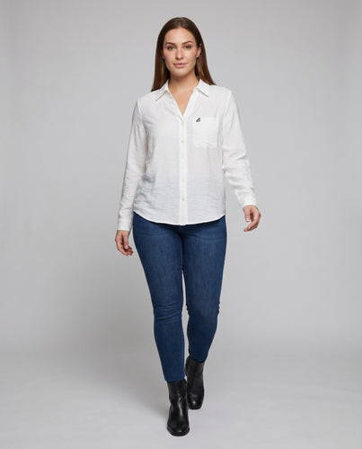 Damen klassische Hemdbluse mit modernem Schnitt und praktischen Taschen